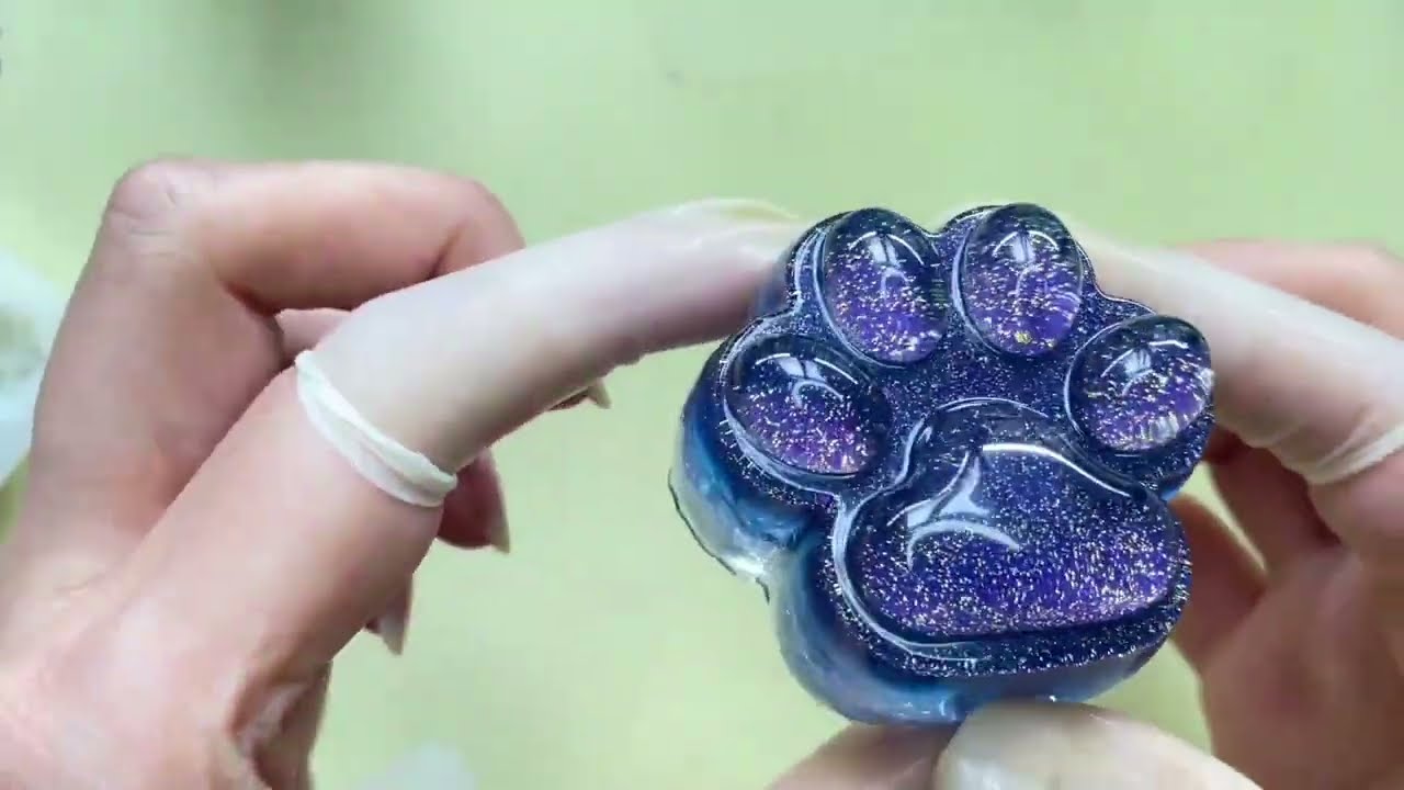How to Make Resin Cat Paw Keychain