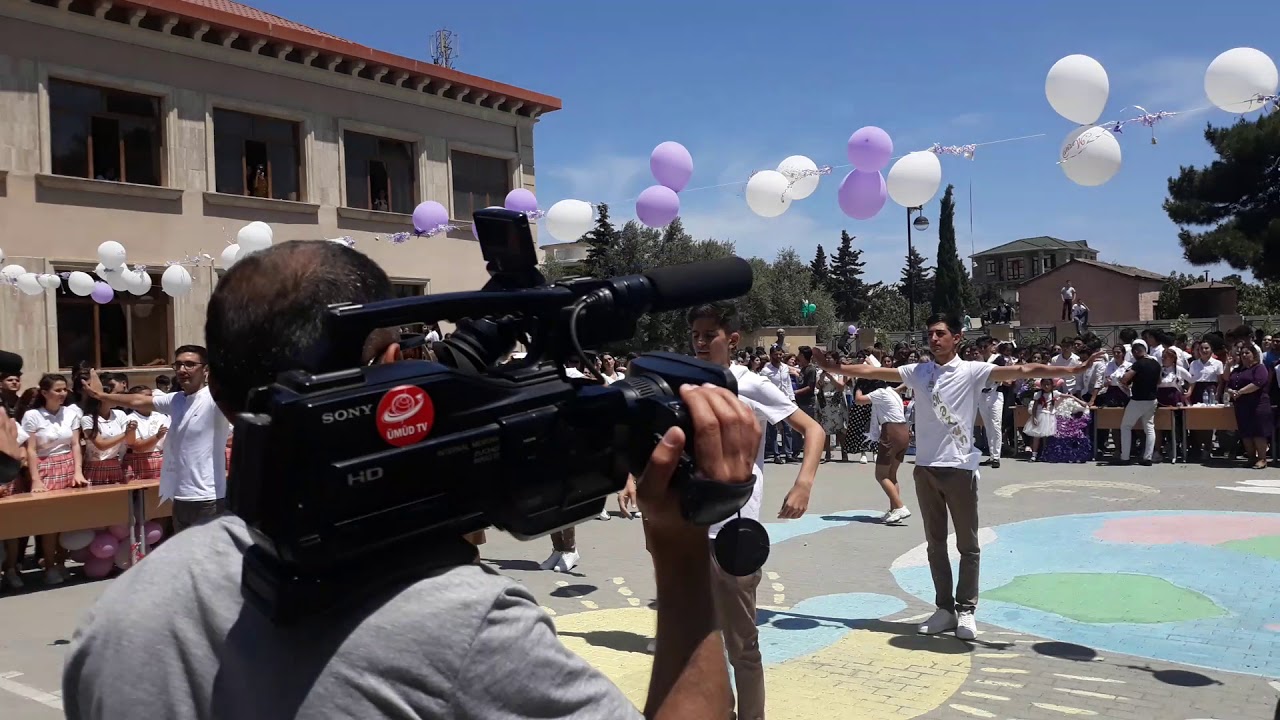 Məzunlar Flashmob rəqsi Buzovna 26N məktəb
