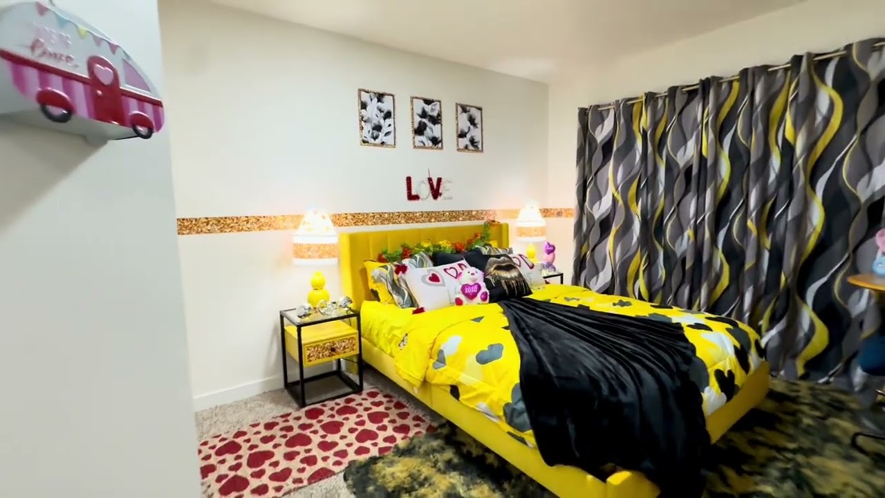 FW8: Patio and Yard: 6 BR 3 bath