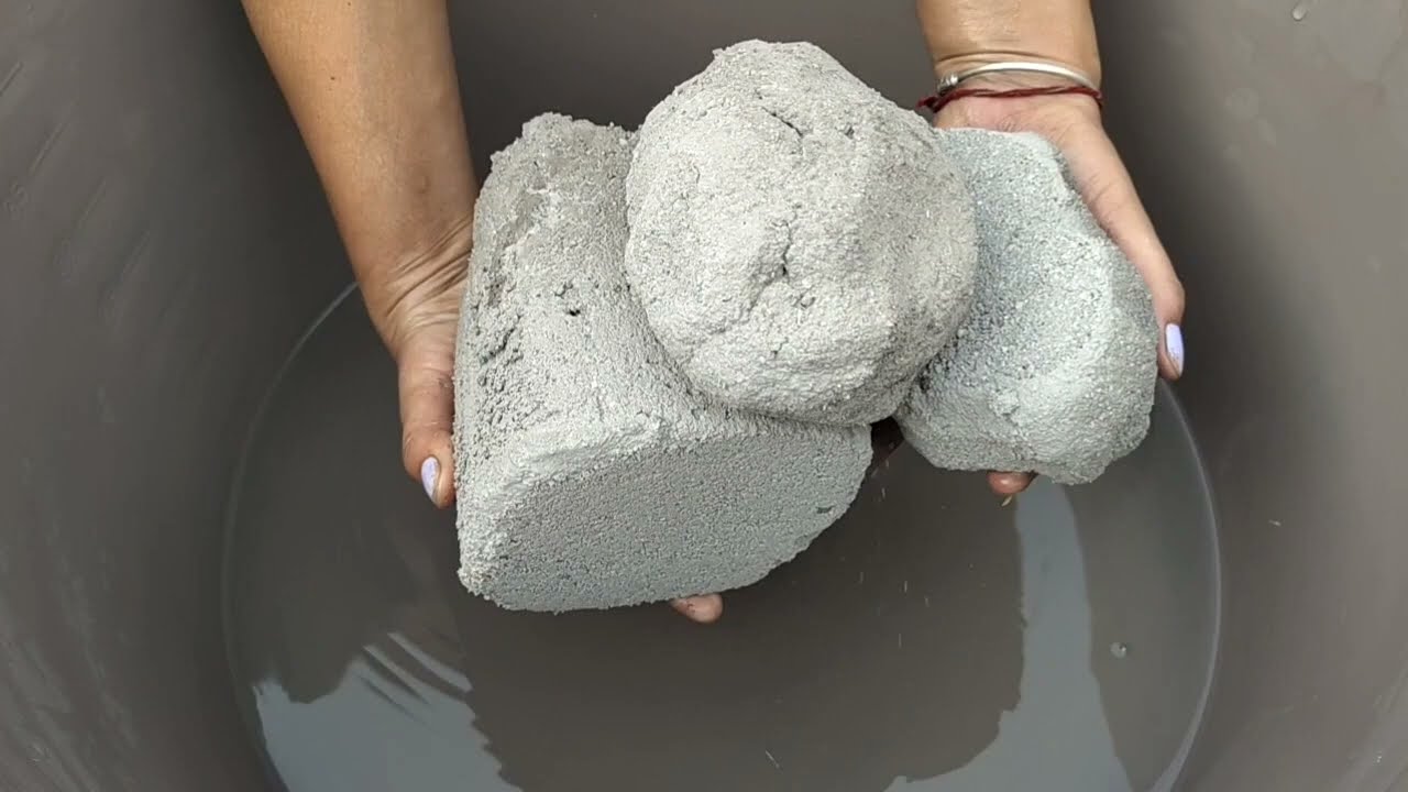 Asmr - Soft Cement concrete crumbling in water 💦#oddlysatisfying 