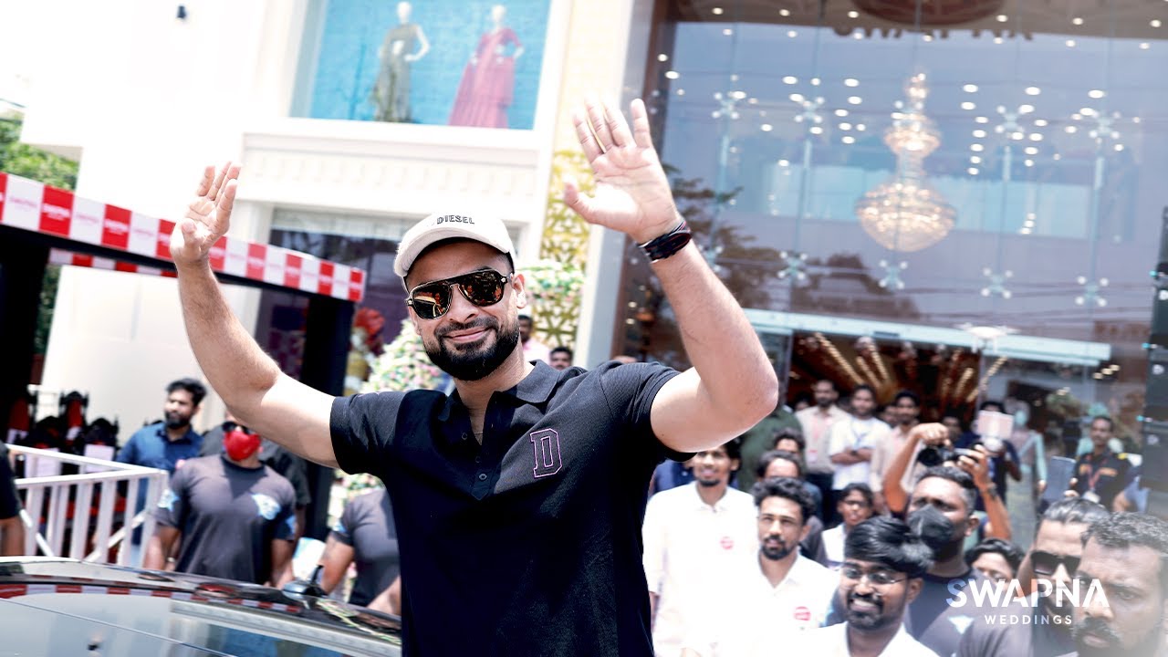 Tovino Thomas Ft. Alappuzha's biggest fashion Showroom | Swapna Weddings | Eramalloor | Rezwin Ali