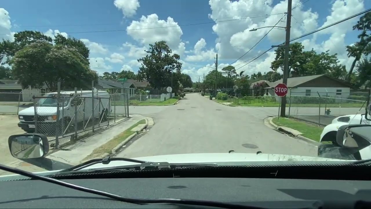 Trucking through Houston neighborhood @Trucker_PD￼