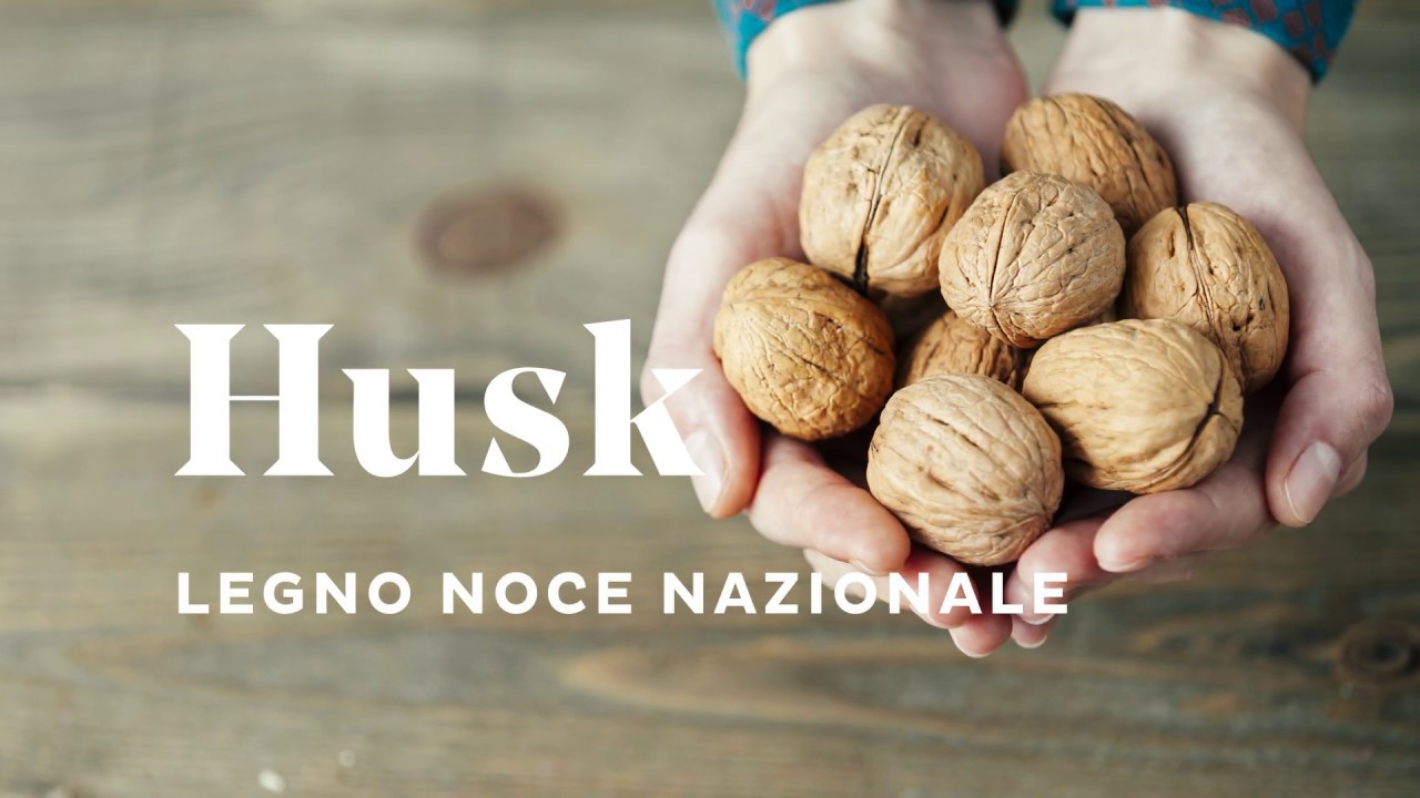 HUSK: Pavimenti effetto legno noce in gres porcellanato