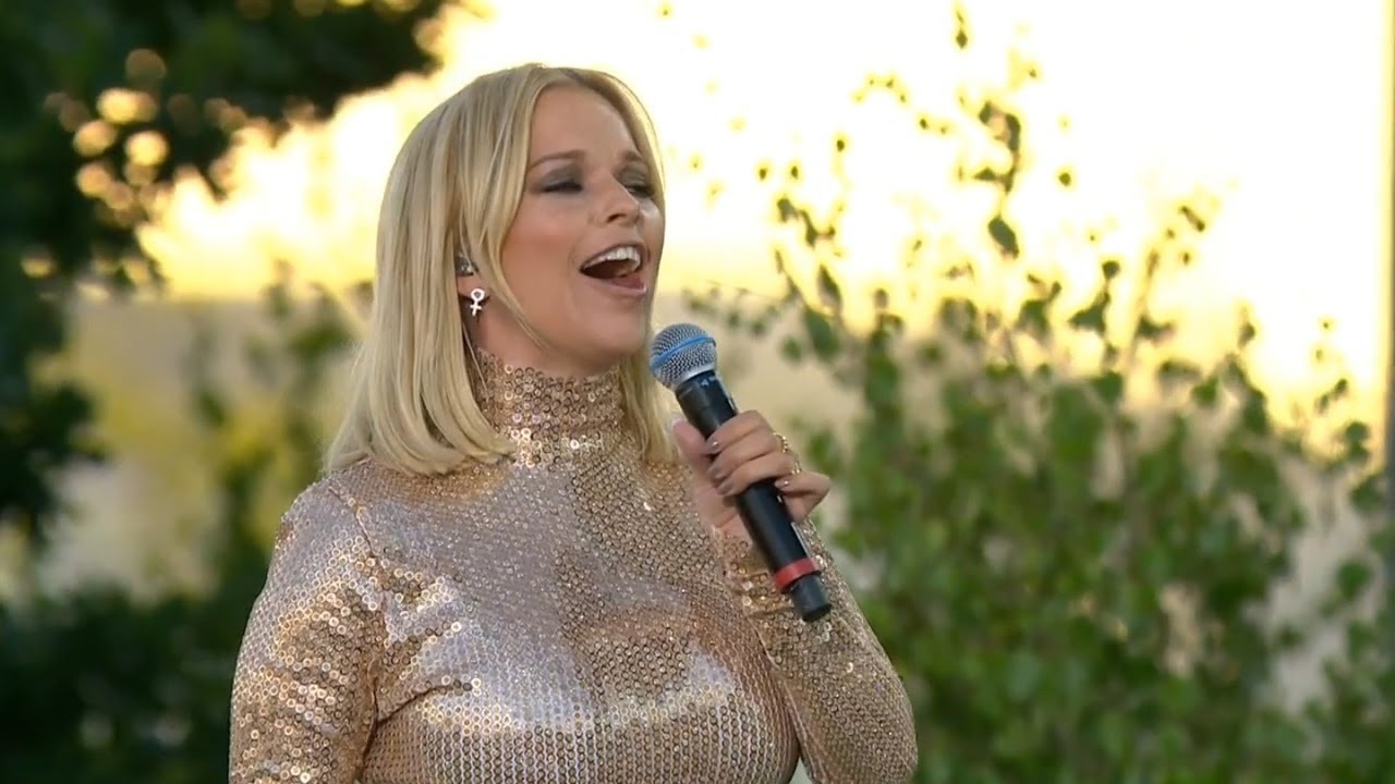 Sarah Dawn Finer, Siw Malmkvist, Petra Marklund & more - Lill-Babs Medley (Allsång på Skansen 2018)