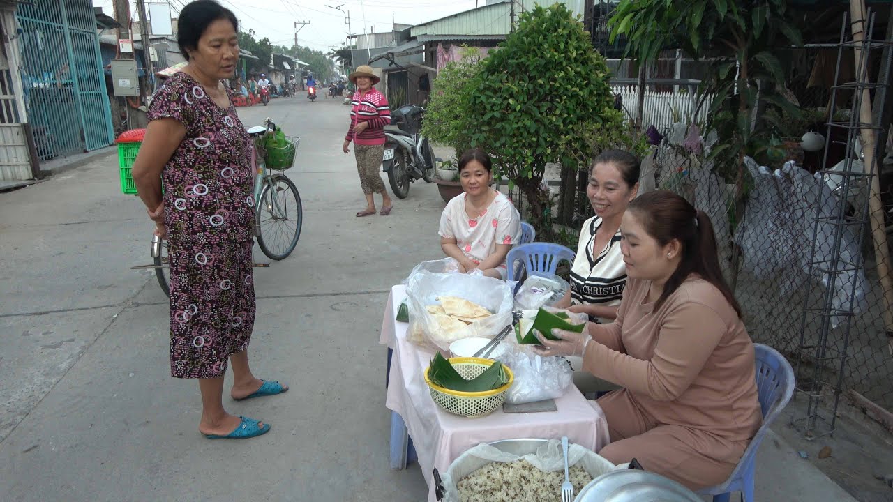 Hừng Đông Hai Chị Em Bán Lại Món | Xôi Đậu Xanh Bánh Phồng | Đắt Lại Đông Làm Không Kịp/