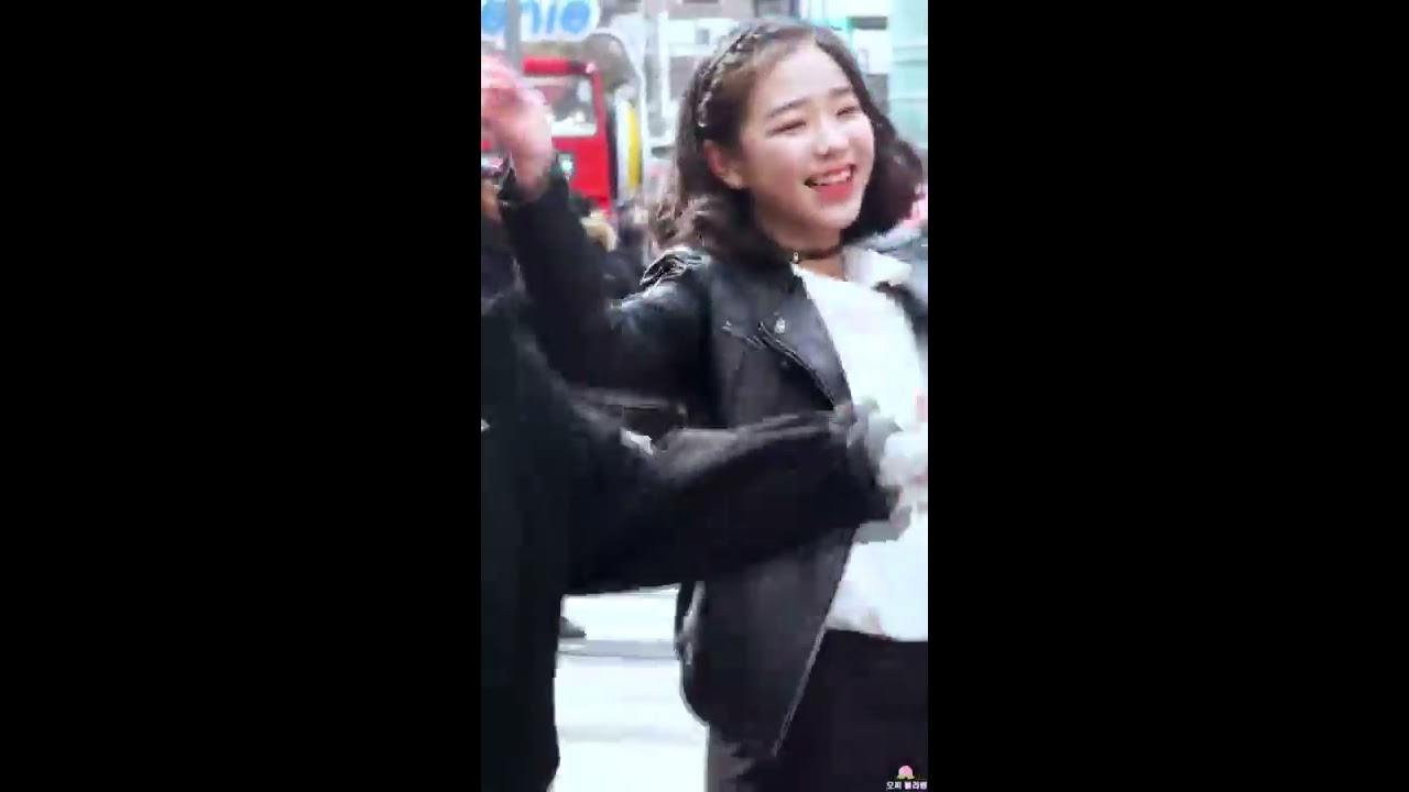 180211 신촌 버스킹 버스터즈 채연 직캠  '피카부' cover / by 모찌 블러썸