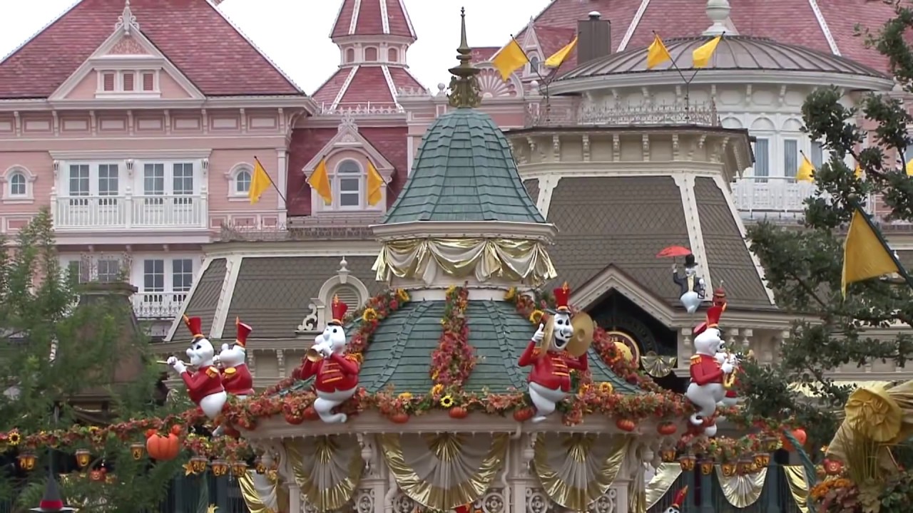 Halloween 2012 - Decorations and Atmosphere at Disneyland Paris