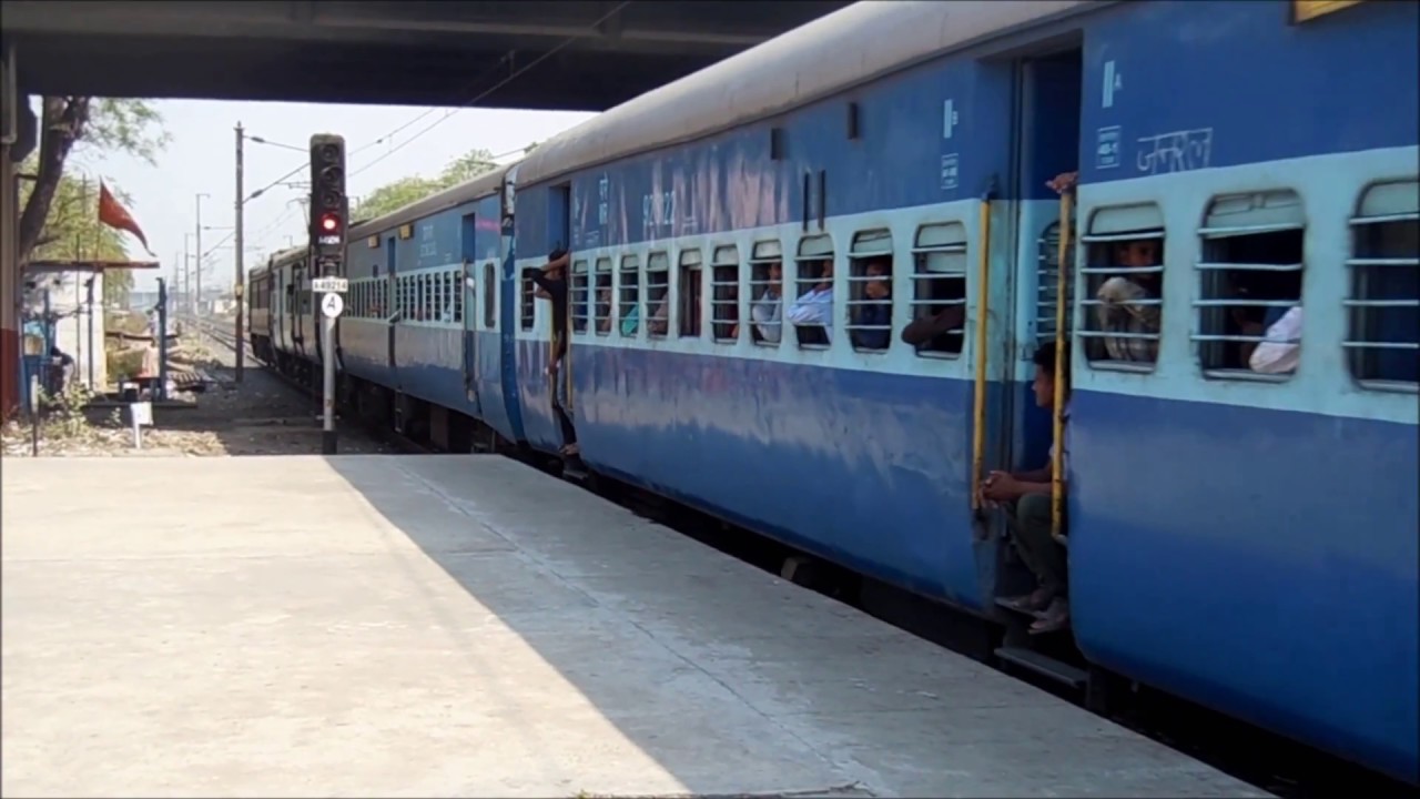 Gujarat Queen Crawls From Maninagar