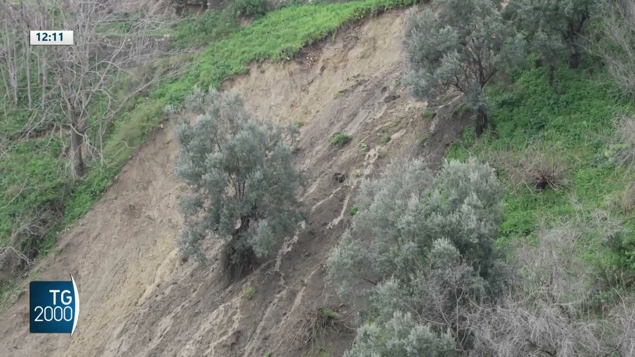 Maltempo, continua la coda di inverno. Pioggia e frane in Calabria e Sicilia