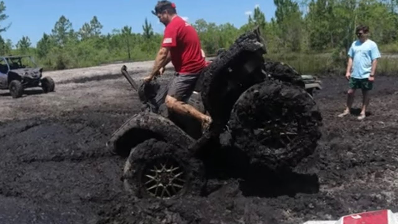 Monster Rubicon is Unstoppable! Super thick Holopaw mud, made it through every hole!