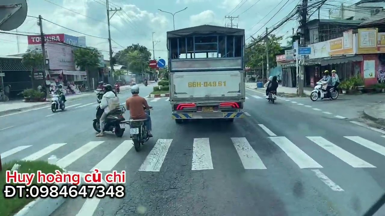 Khủng khiếp quá đường đi chùa châu đốc xe kẹt cứng kéo dài hàng chục cây số 