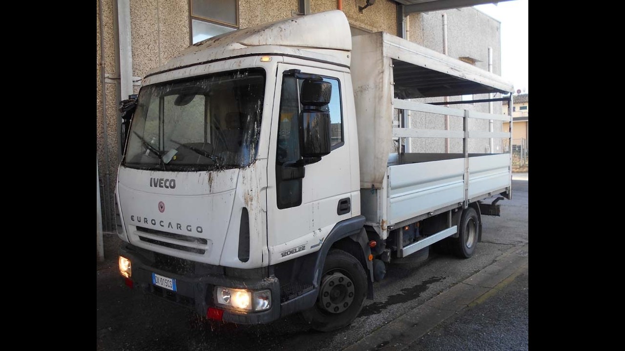 ASTA Lotto 2) Autocarro Iveco EuroCargo 120EL22 targato DK 015 CS