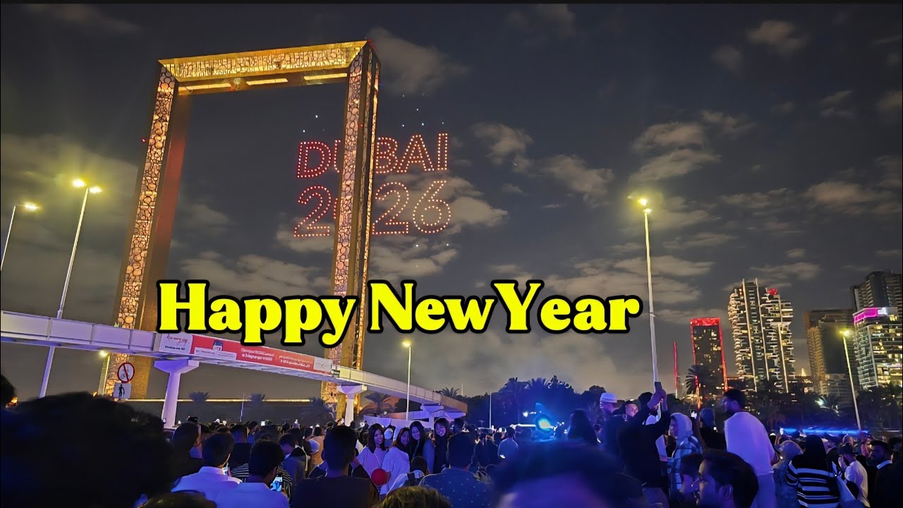 New Year Fireworks In Dubai/ Crowd Reactions @cathychemu