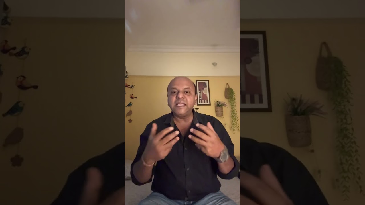 Tu Yaa Main Review #tuyaamain #shanayakapoor #adarshgourav #bollywoodfilm 