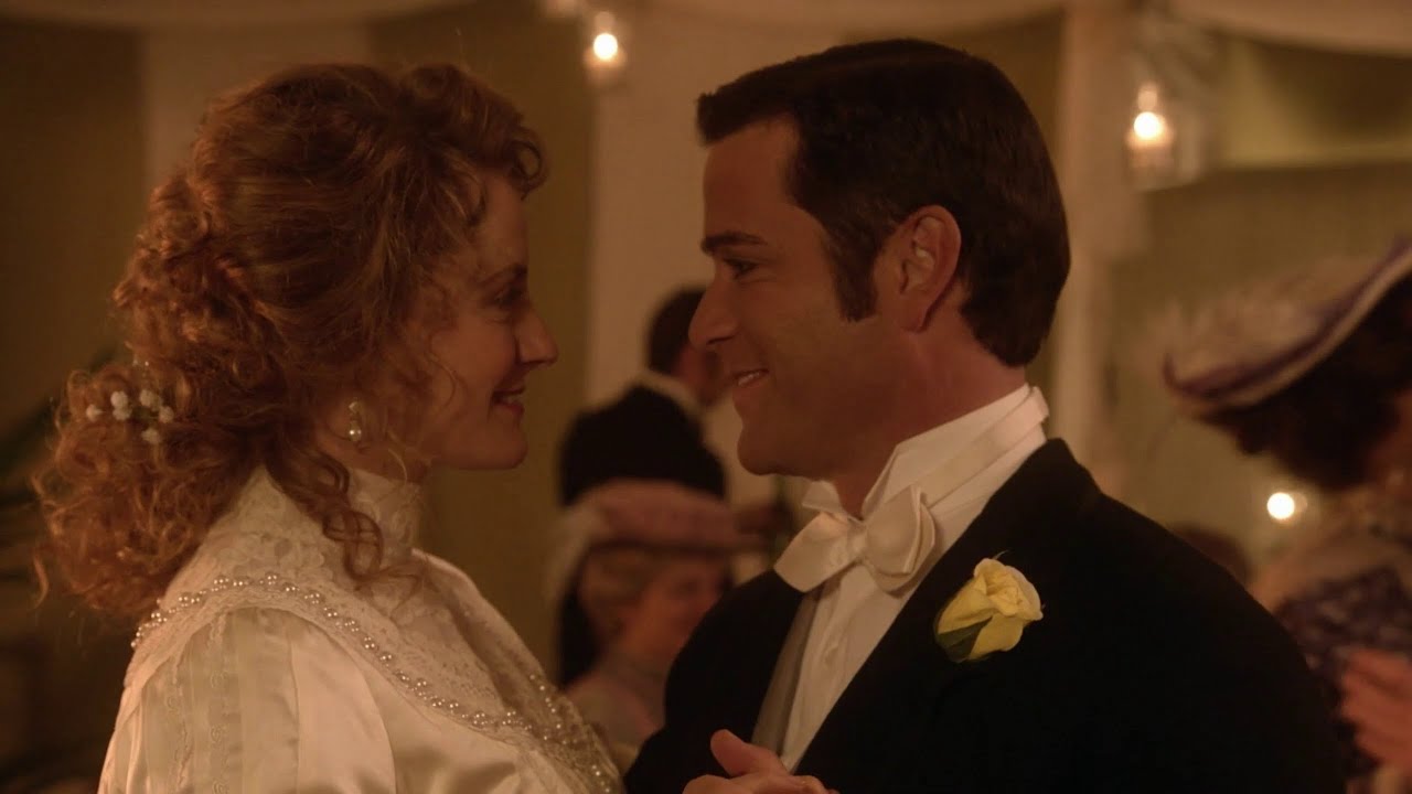 Murdoch Mysteries | Wiliam Murdoch & Julia Ogden - Perfect