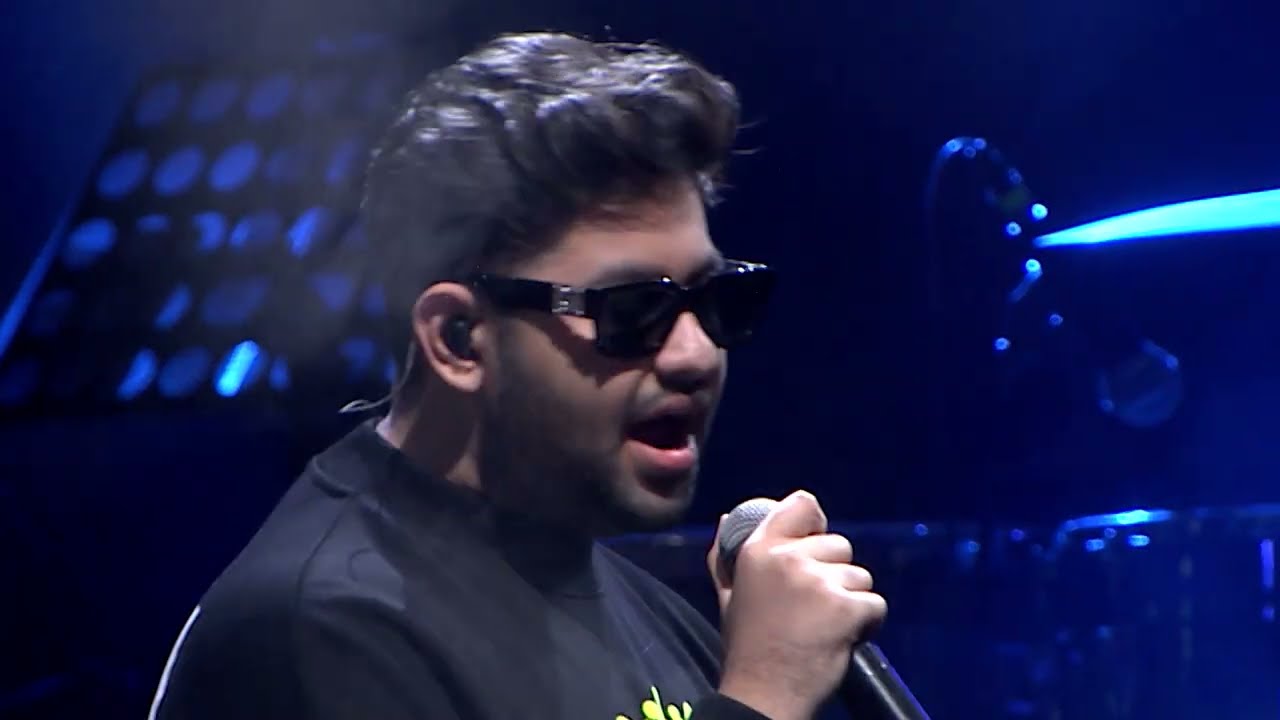 Pathu Thala - Ninaivirukka Live Performance | A. R Rahman | Silambarasan TR | Gautham Karthik