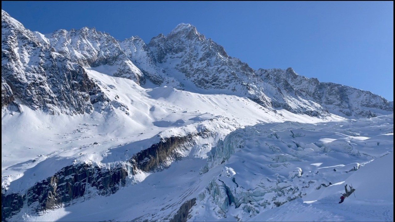 Grand Montets Powder Skiing – Solo in Chamonix Facing Fear & Fatigue