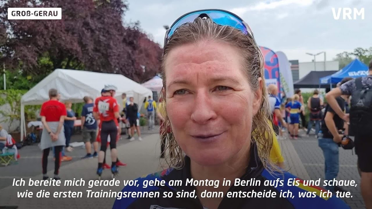 Olympionikin Pechstein beim Speedskating in Groß-Gerau