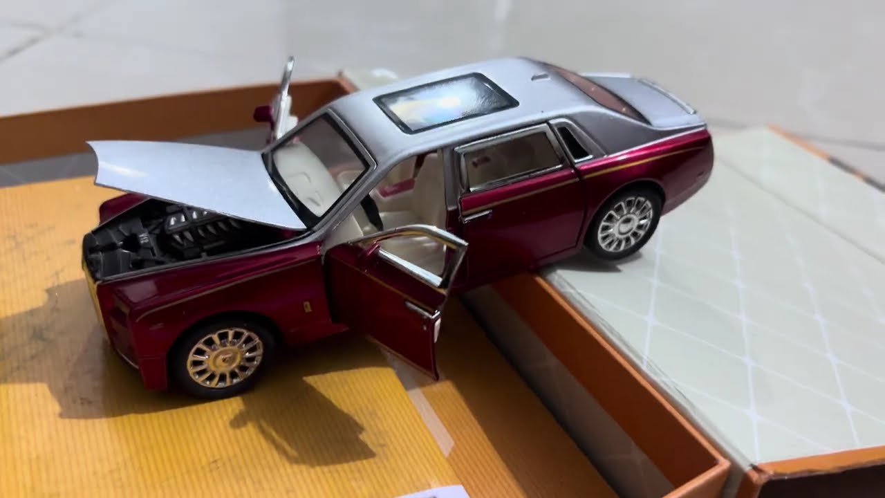 Pure Luxury: Satisfying Rolls-Royce Diecast Drive