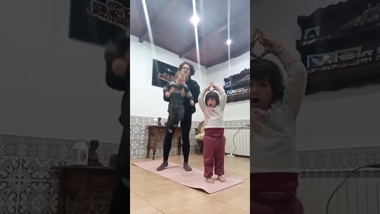 Yoga Moments com Crianças 🥰