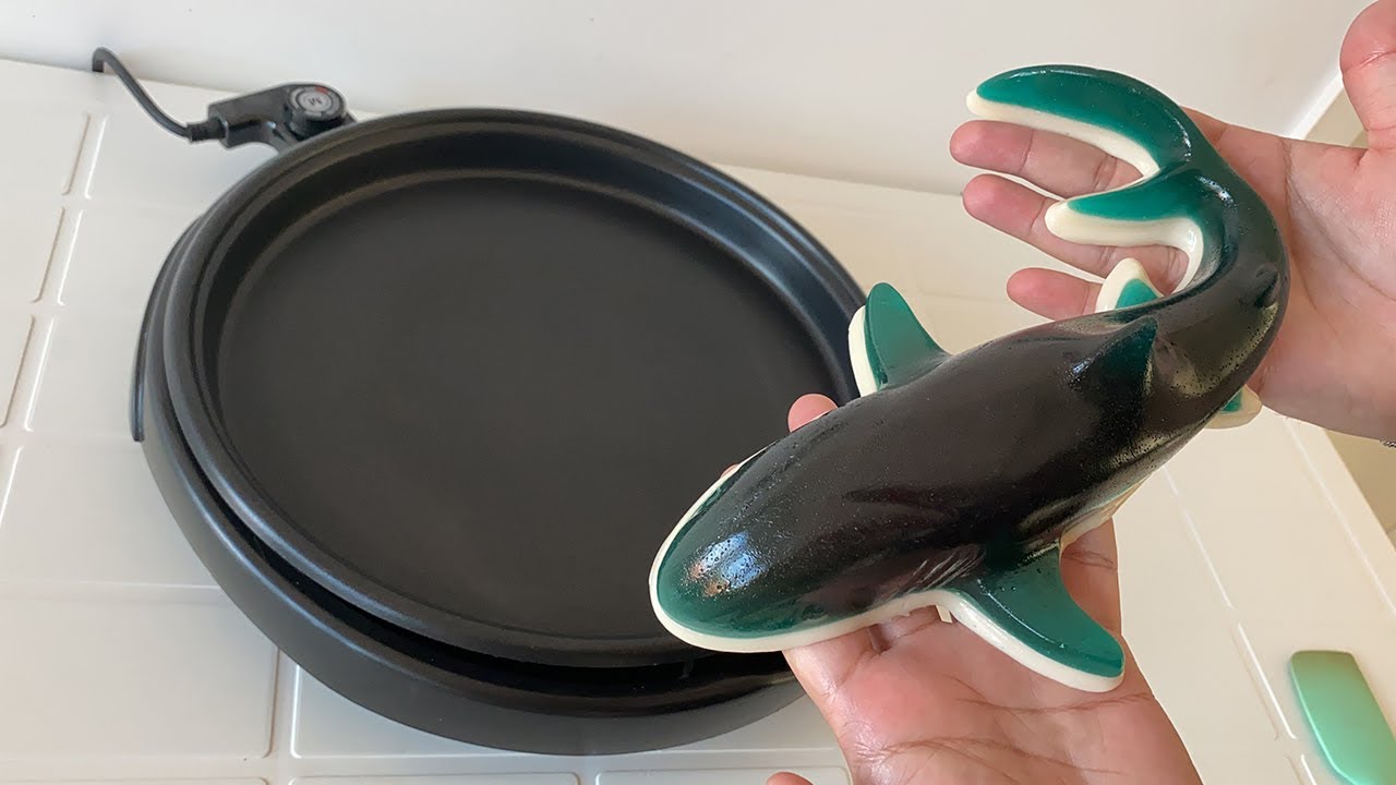 TUBARÃO GIGANTE DE GELATINA vs CHAPA QUENTE! Olha o resultado!!