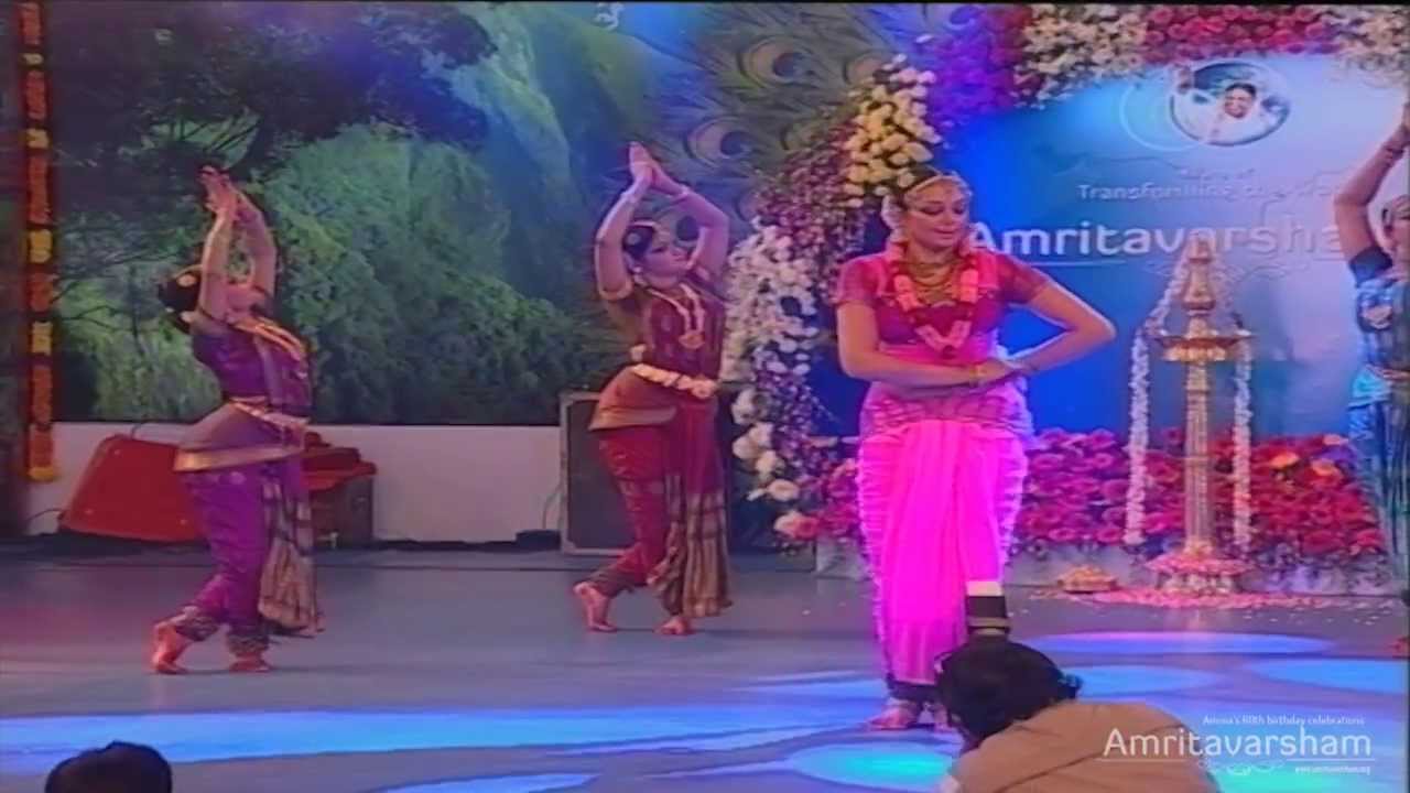 Ayigiri Nandini: Dance by Shobana @ Amritavarsham 60