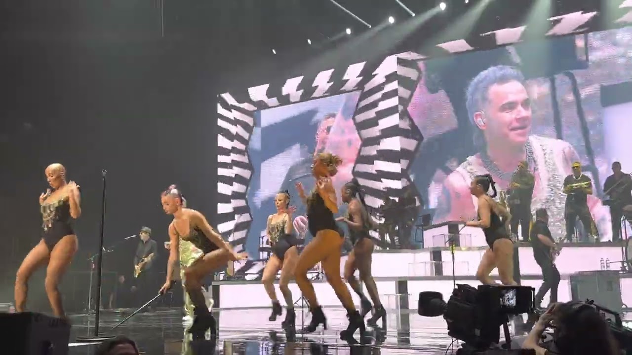 Robbie Williams - Land of 1000 Dances (Chris Kenner cover) [Live @ Unipol Arena 21-01-2023]
