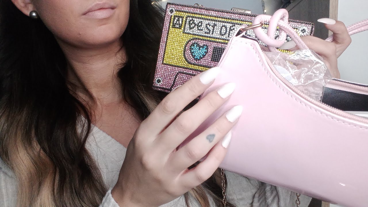 ASMR-Bag Tapping & Scratching