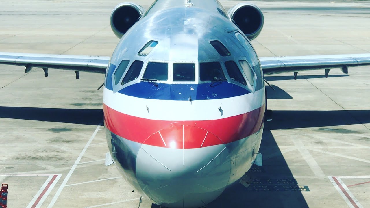 AMERICAN AIRLINES, MD-80 First Class: Houston George Bush - DFW