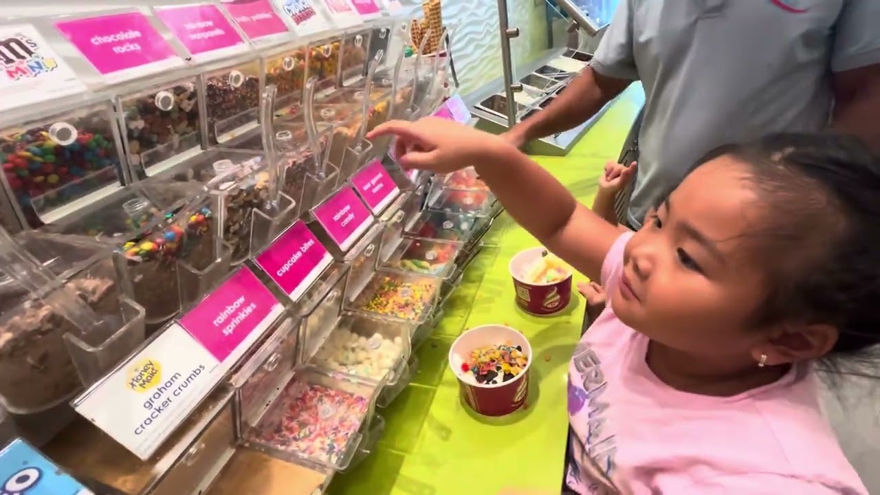 Crystal & Evelyn loves Menchie’s yogury 