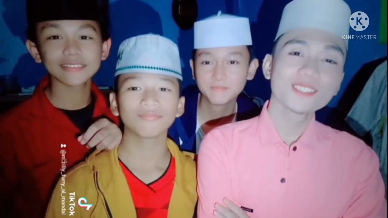 Boborok Bareng Kumpulan Vidio Kece+Tampan Akang SANTRI GK Kalah sama yG Berdasi