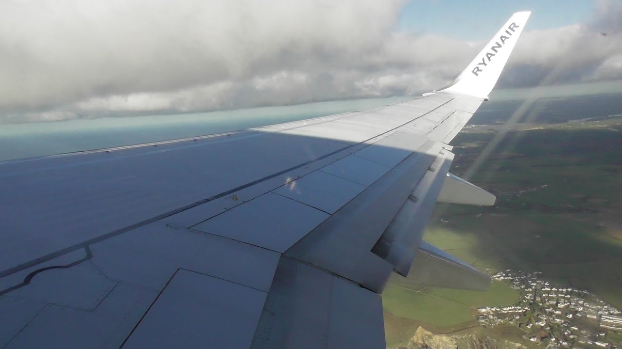 Ryanair Boeing 737-800 Newquay to Alicante *Full Flight