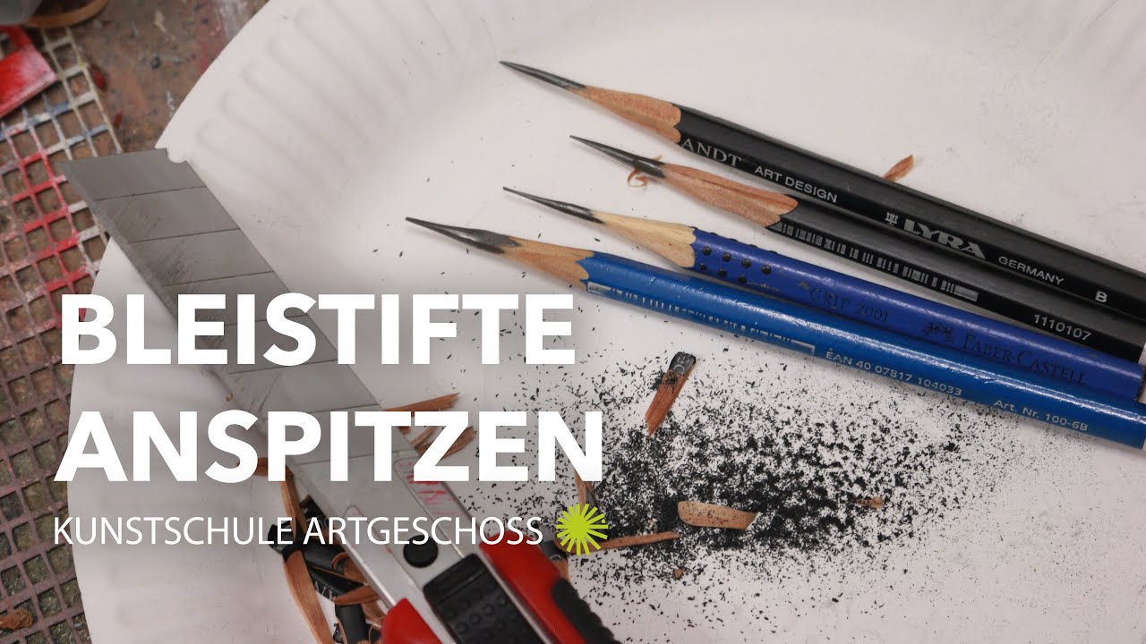 Bleistifte richtig anspitzen und mit Spaß zeichnen. Künstler spitzt die Stifte mit einem Messer an.