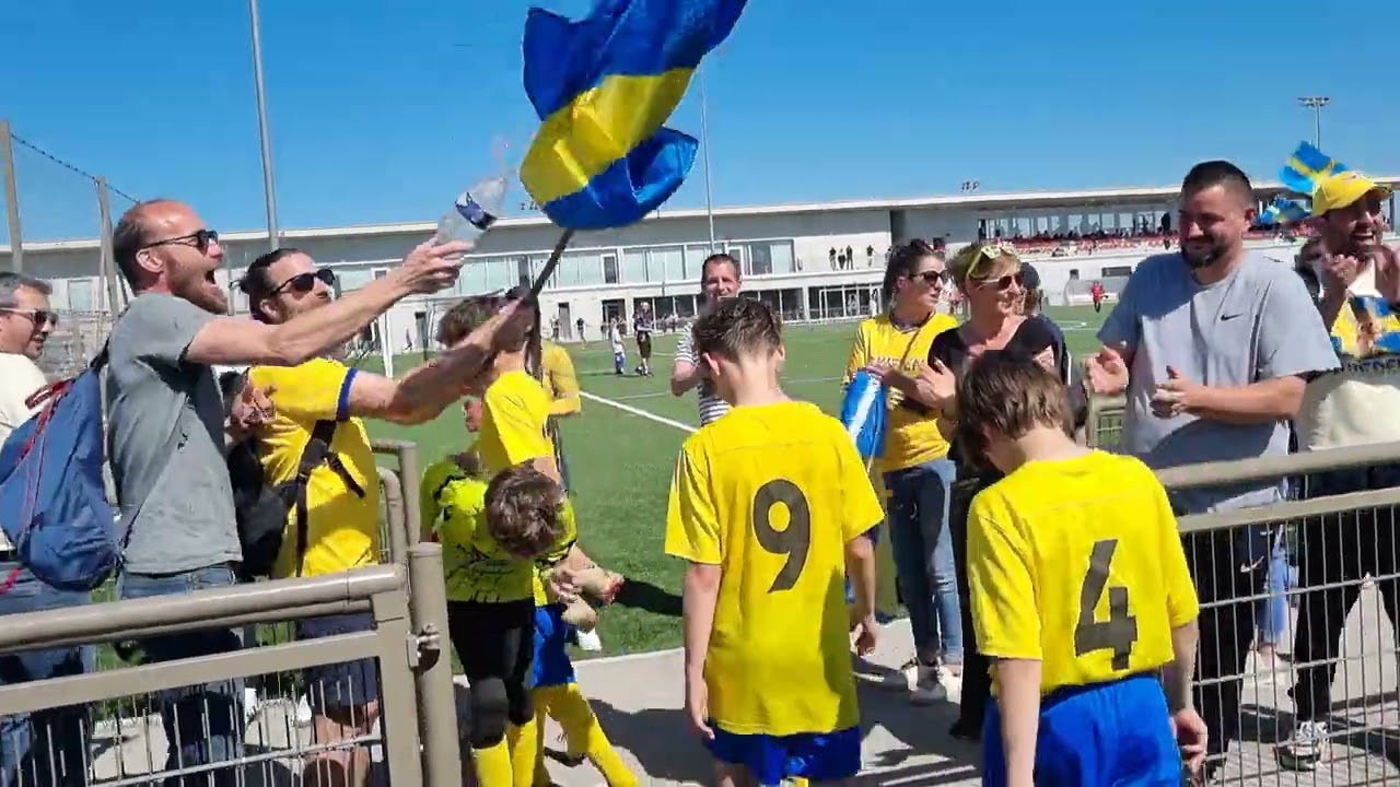 Une haie d'honneur bien méritée pour nos U13