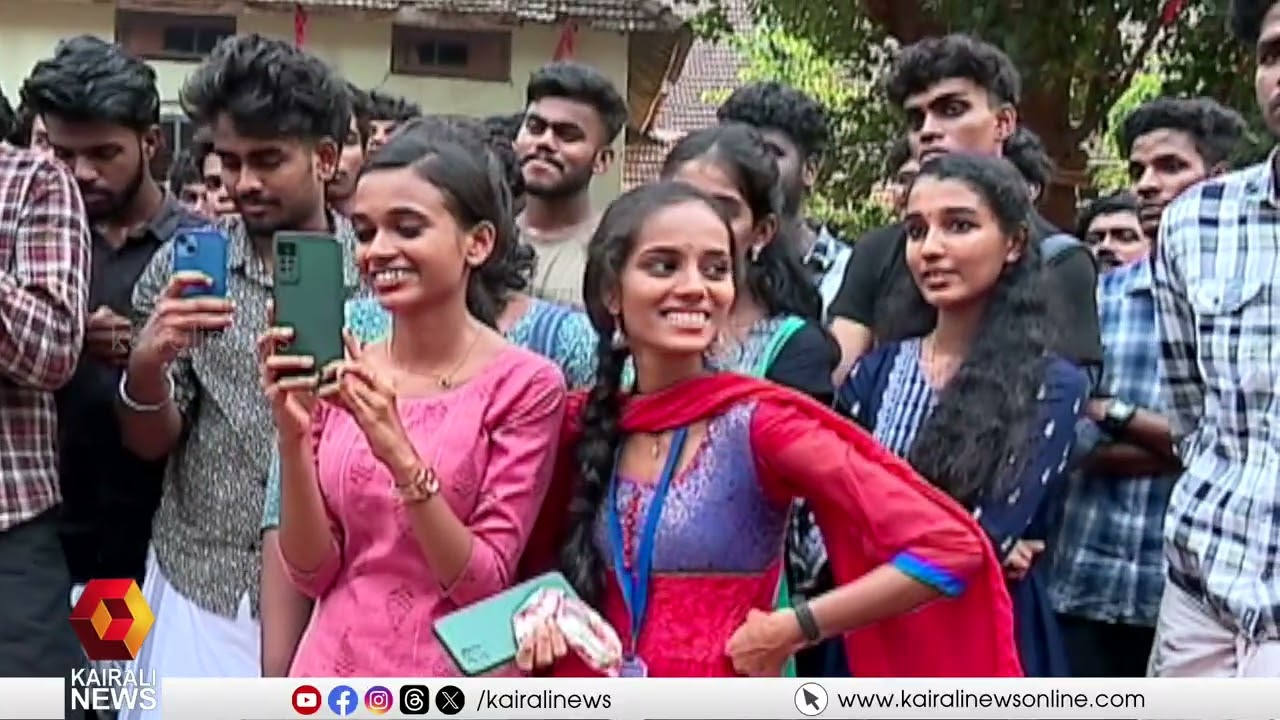 തൃശൂർ കേരളവർമ്മ കോളേജിൽ വിജയം ആവർത്തിച്ച് എസ് എഫ് ഐ |sfi