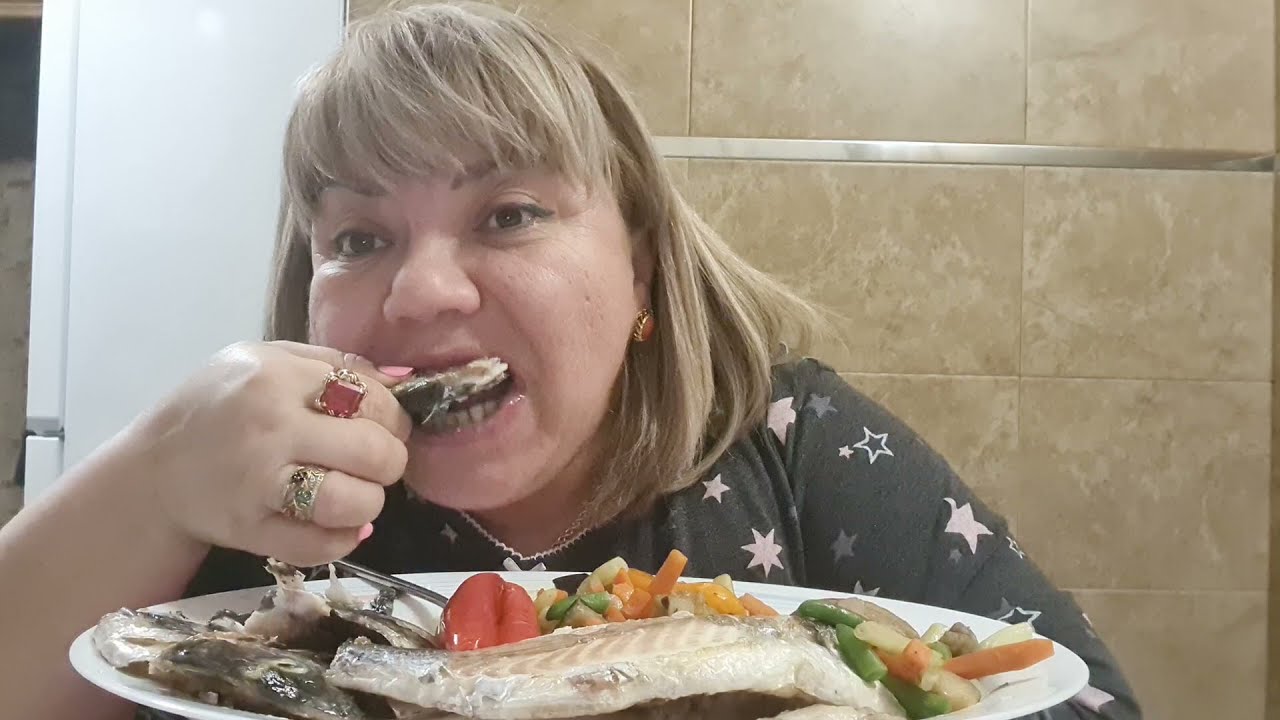 МУКБАНГ 🍽 ВОТ Я ОБЖОРА😂РЫБА 🐟 С ОВОЩАМИ 😙БОМБА ОЧЕНЬ ВКУСНО😋 MUKBANG🍴 PESCADO CON VERDURAS QUÉ RICO
