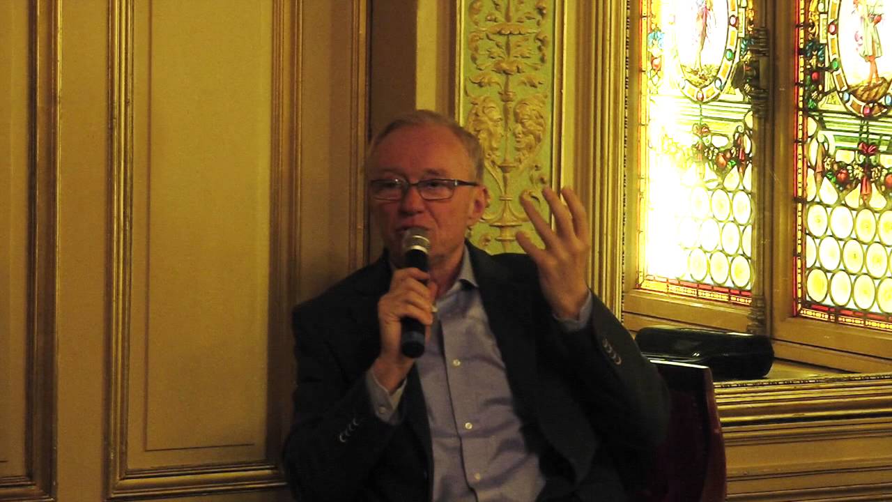 A literary salon with Israeli writer David Grossman