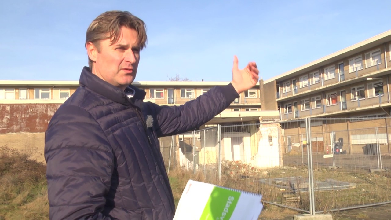 Reportage: Vervallen winkels Stadsveld eindelijk opgeknapt (TV Enschede)