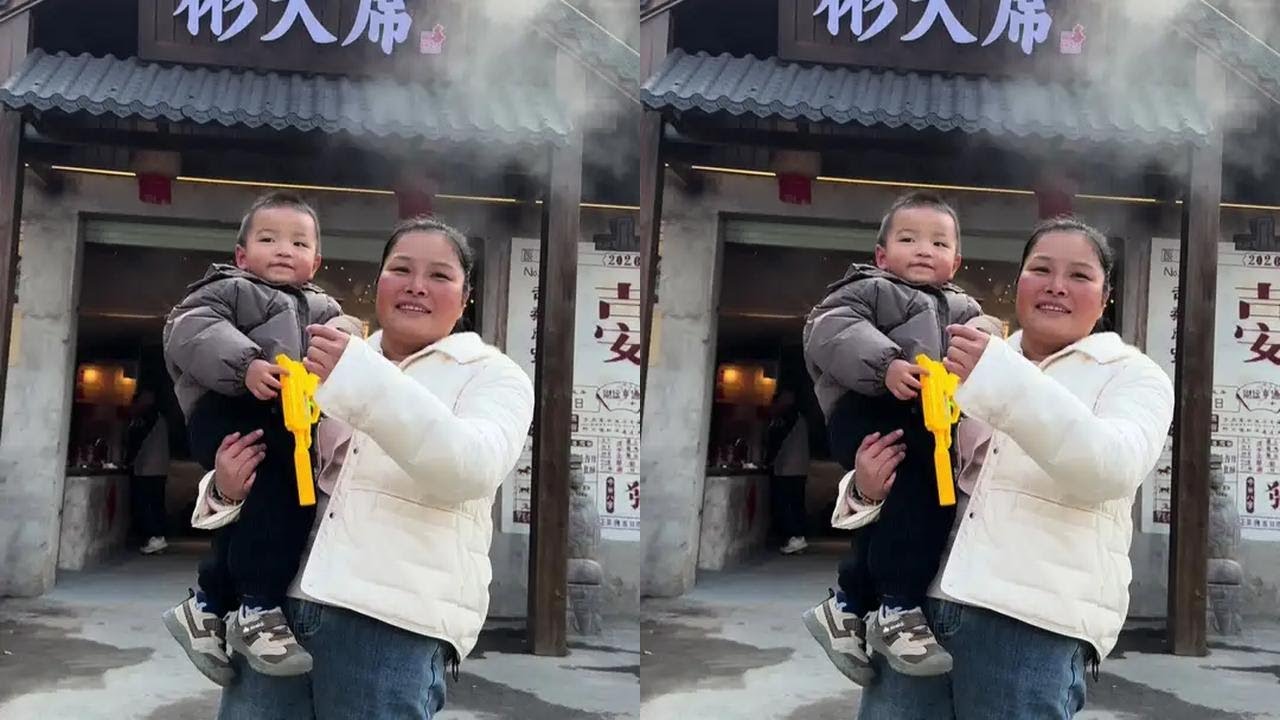 今天来到彬哥的彬大席打卡，也是正式试菜的一天，这里完全还原了七零八零年代走过的生活，更激起了儿时满满的回忆，欢迎广大网友过来打卡。 #内容太过真实