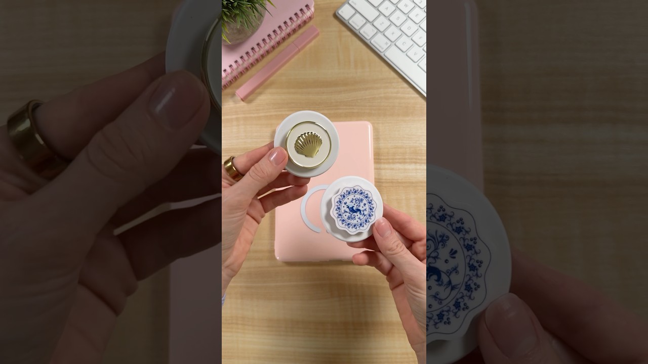 Kindle refresh✨ Which popsocket do you like better? #kindle #kindlerefresh