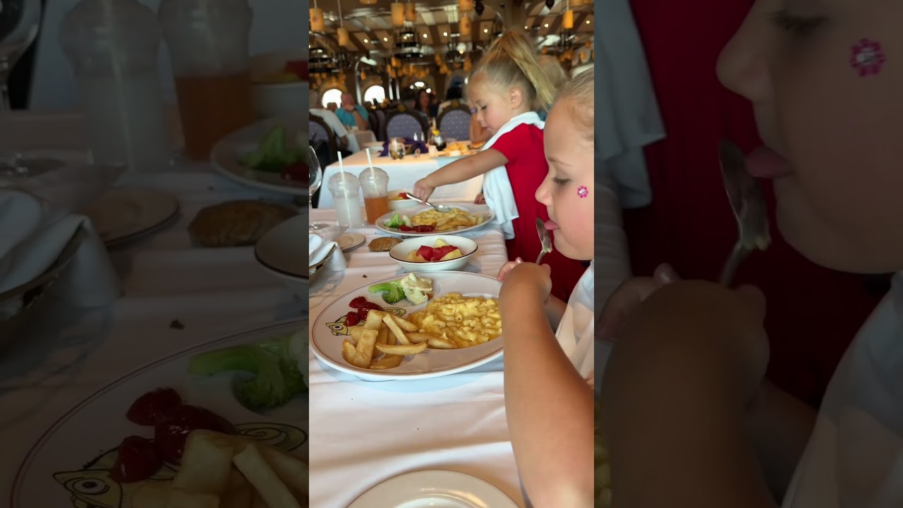 День 1 НАШЕГО КРУИЗА ДИСНЕЙ на Disney Magic 🌟@DisneyParks #disneycruiseline #hostedbydisney