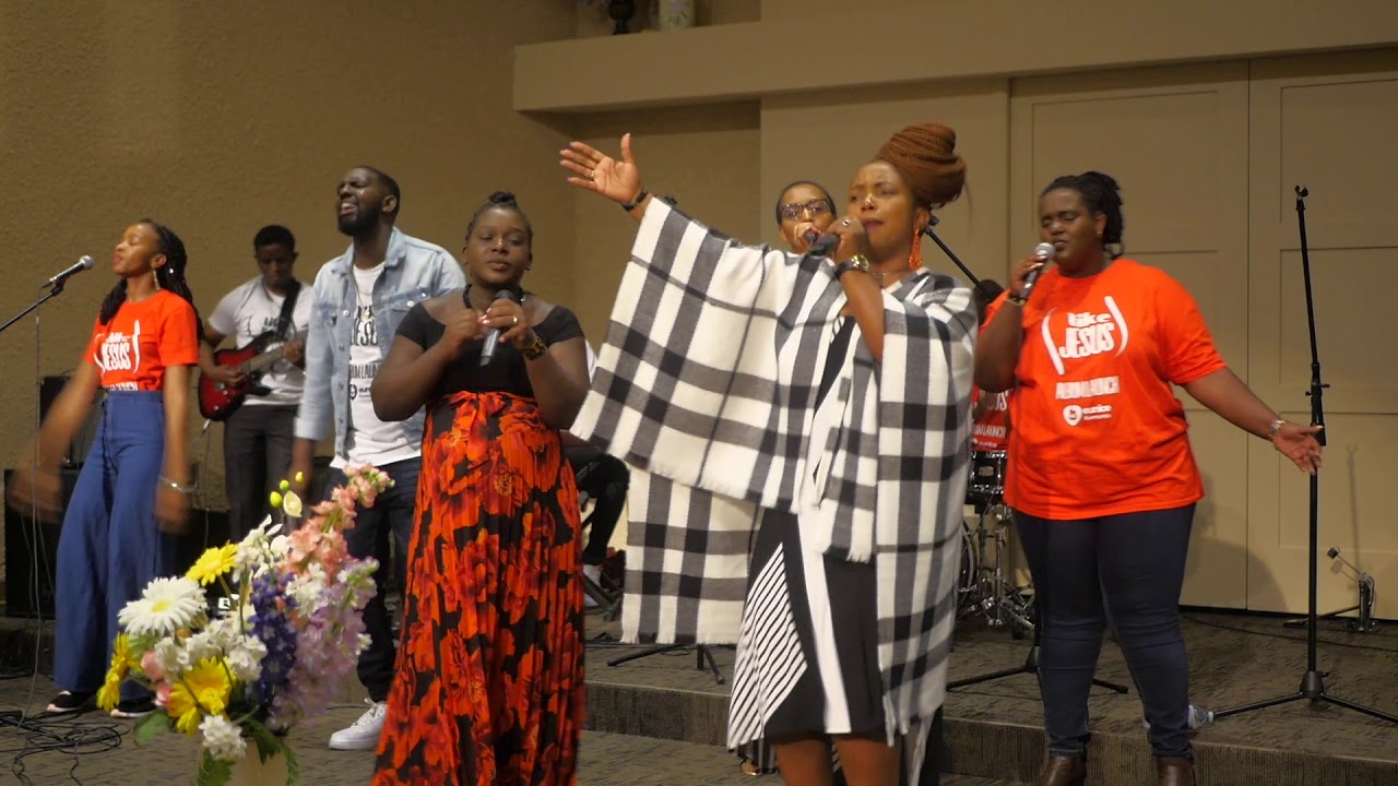 Christina Shusho live performance in Edmonton : Wakuabudiwa