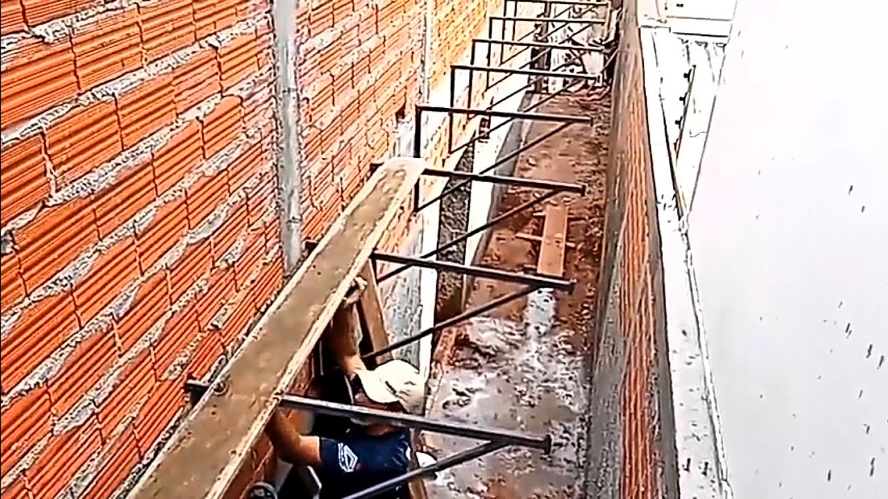 Andaime suspenso  muito pratico para  chapiscar e  reboco em pared&atilde;o!