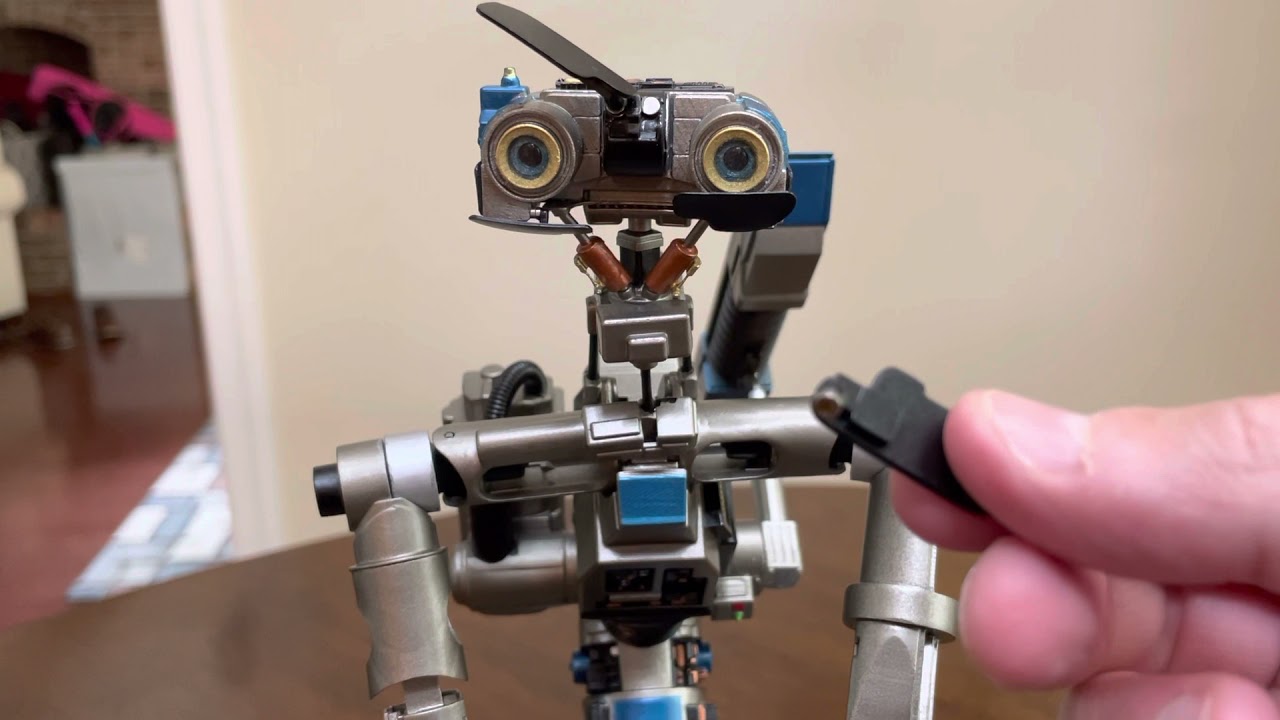Number Johnny 5 Robot from Titan Ross