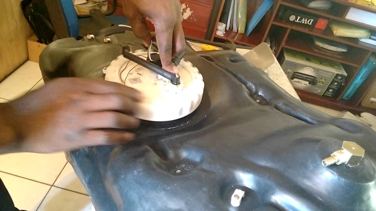 TANQUE HILUX PITBULL SRV - MONTAGEM DA BOMBA DE COMBUSTIVEL.
