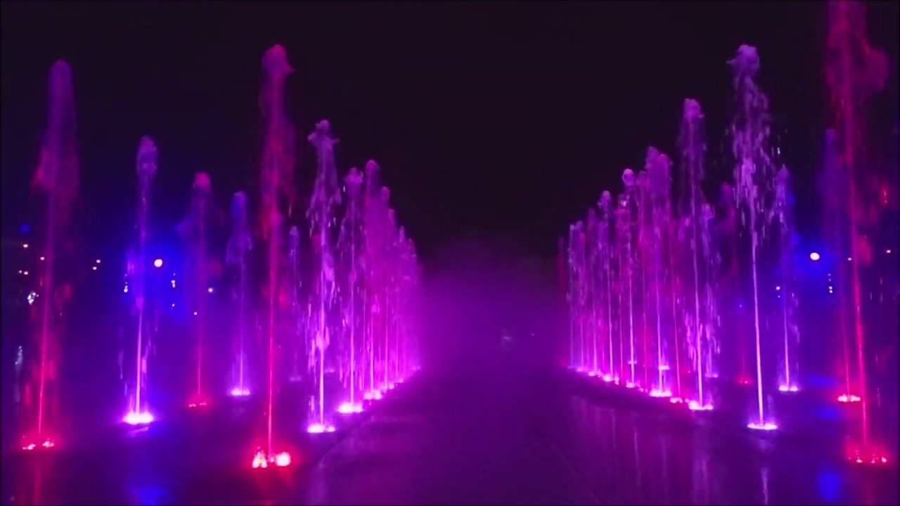 Fontaine musicale à Béziers : petit papa Noël