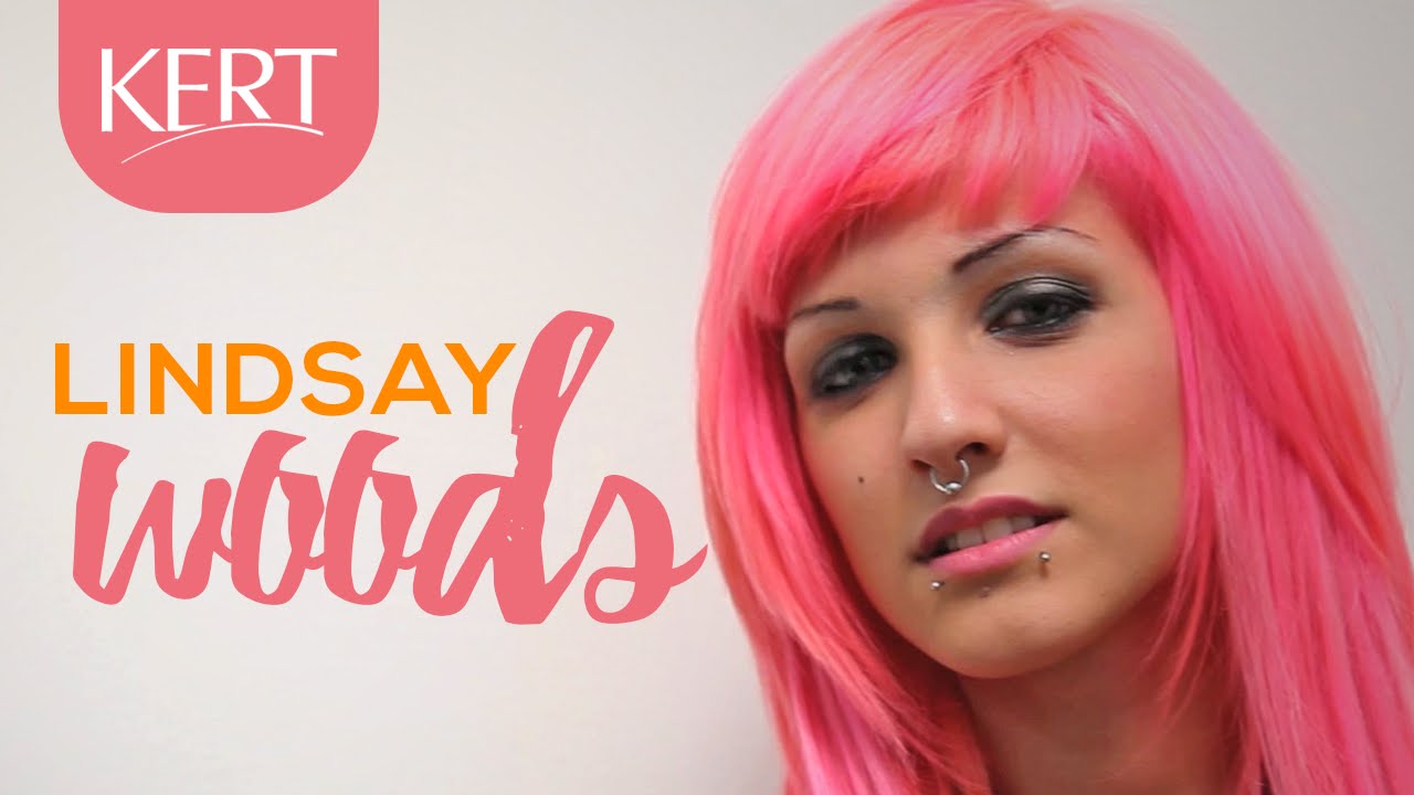 Lindsay Woods - Cabelos Coloridos - Cabelo rosa laranja e branco - KERT