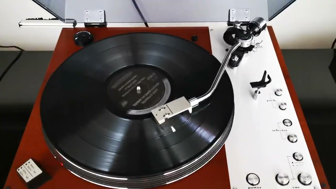 Marantz 6300 2-Speed Direct-Drive Turntable