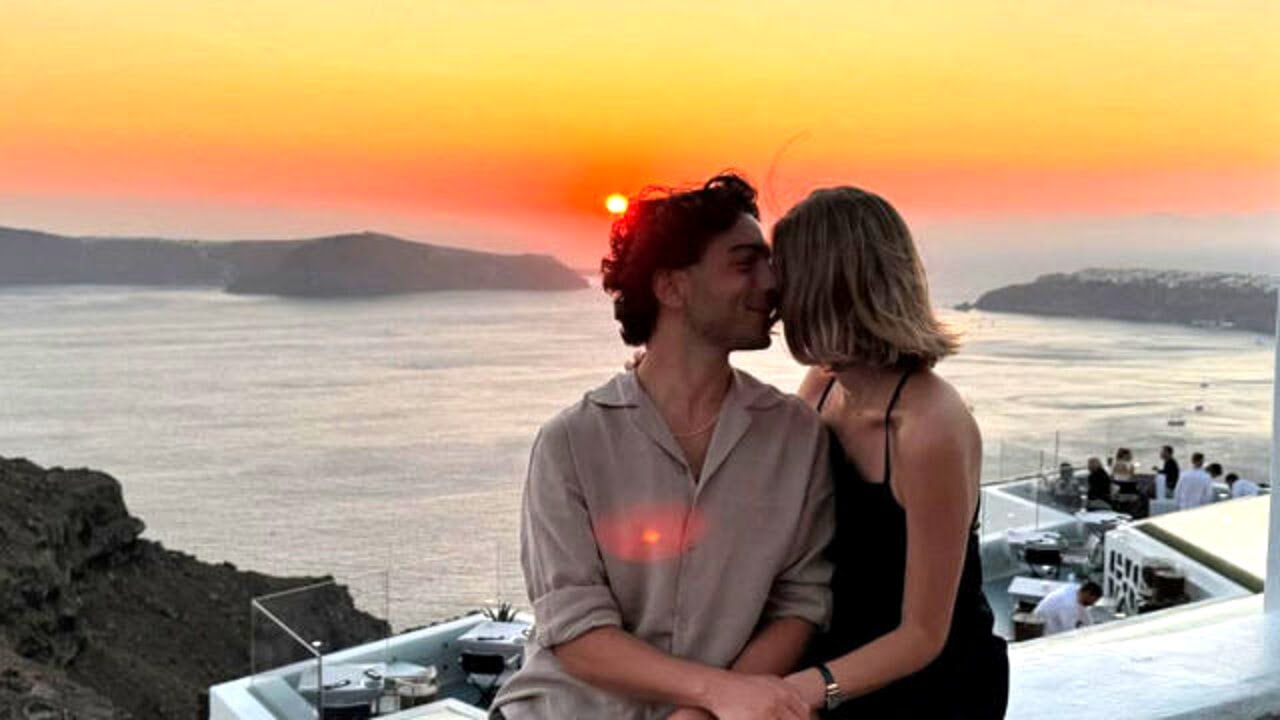 Il Volo, Gianluca Ginoble innamorato baci al tramonto con una misteriosa bionda