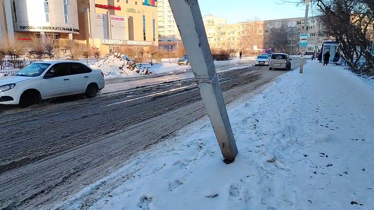 А у нас опять потоп! ВОТ! Прорвало канализационный коллектор, заливает улицу Луконина